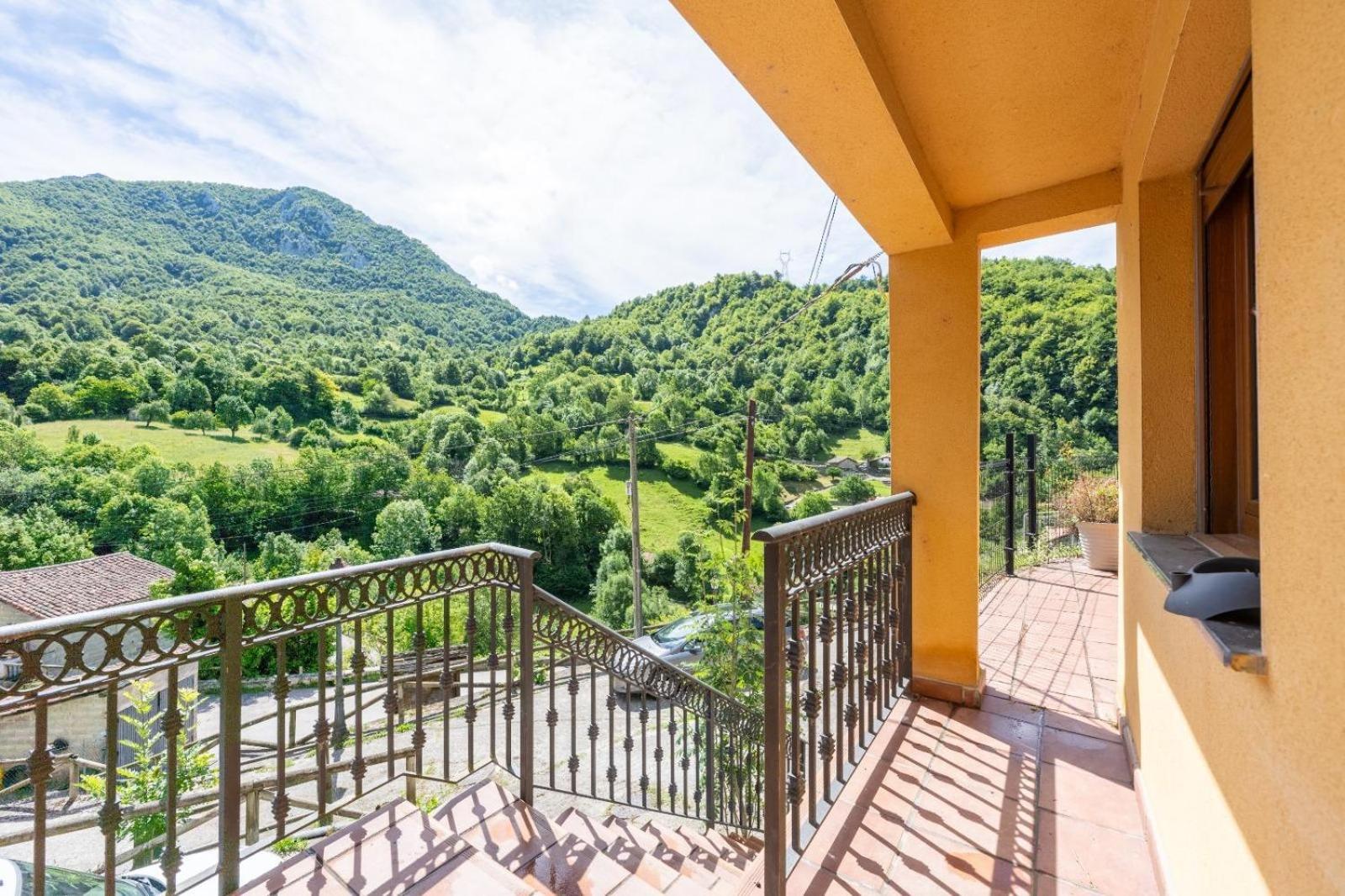 Casa En Campo De Caso Villa Bagian luar foto